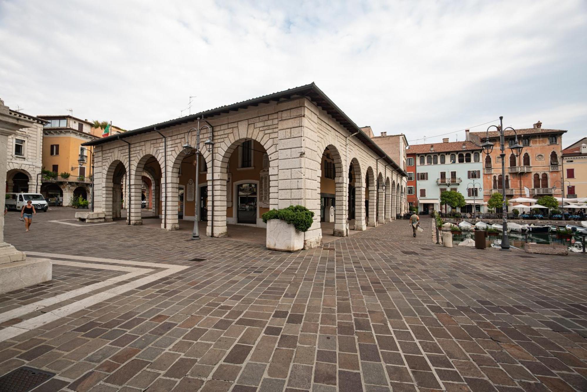 Suite "Castello" Del Garda - Apt Per Coppie Garda Desenzano del Garda Exterior foto
